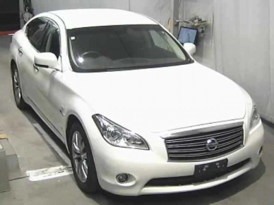 NISSAN FUGA