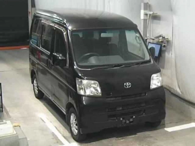 TOYOTA PIXIS VAN