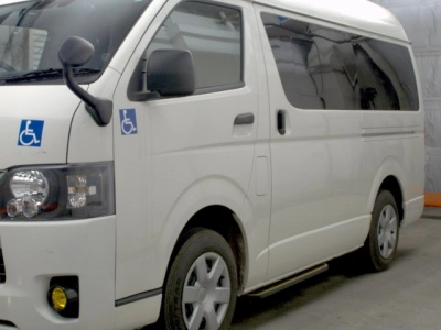 TOYOTA HIACE VAN