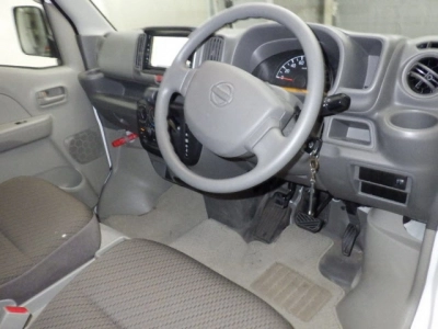 NISSAN NV100 CLIPPER