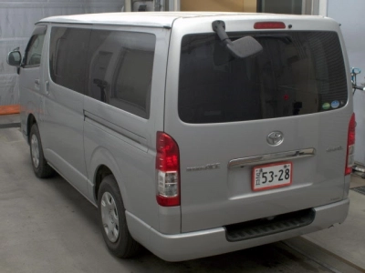 TOYOTA REGIUS VAN