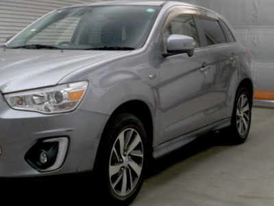 MITSUBISHI RVR