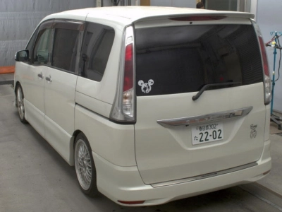NISSAN SERENA