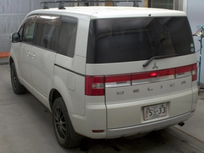 MITSUBISHI DELICA D:5