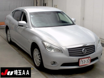 NISSAN FUGA
