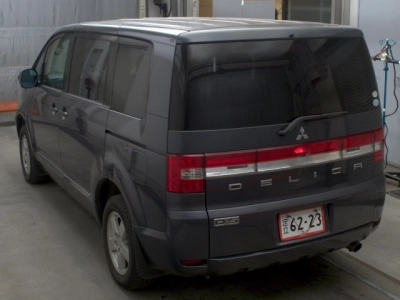 MITSUBISHI DELICA D:5