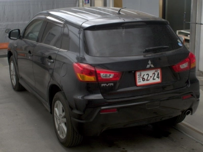 MITSUBISHI RVR
