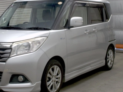 MITSUBISHI DELICA D:2