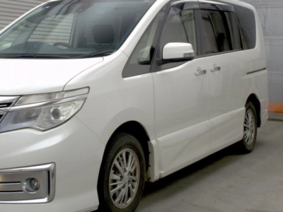 NISSAN SERENA