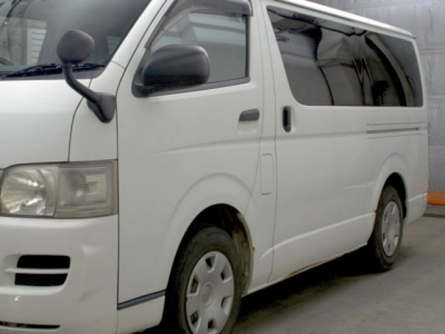 TOYOTA HIACE VAN