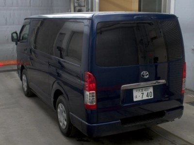 TOYOTA HIACE VAN