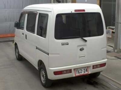 TOYOTA PIXIS VAN