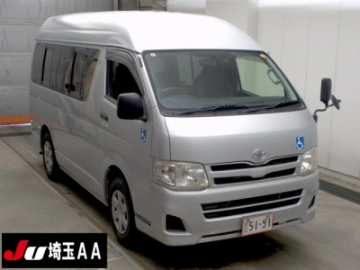 TOYOTA HIACE VAN