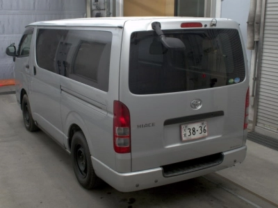 TOYOTA HIACE VAN