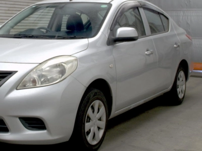 NISSAN TIIDA LATIO