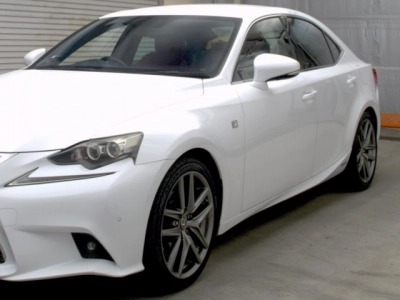 LEXUS IS