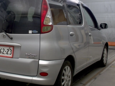 TOYOTA FUN CARGO