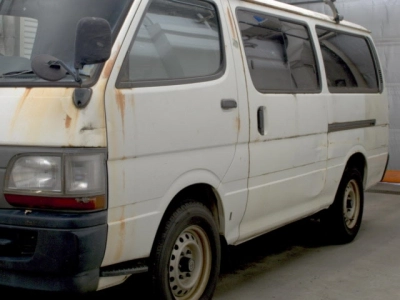 TOYOTA HIACE VAN