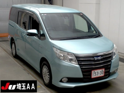 TOYOTA NOAH