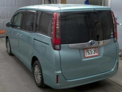 TOYOTA NOAH