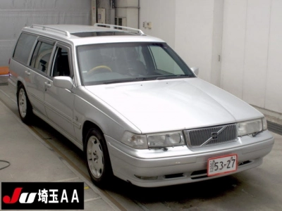 VOLVO V90