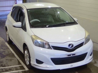 TOYOTA VITZ