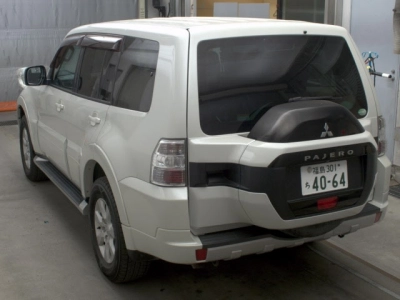 MITSUBISHI PAJERO