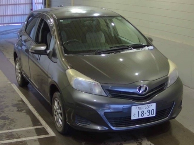 TOYOTA VITZ