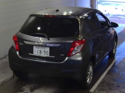 TOYOTA VITZ