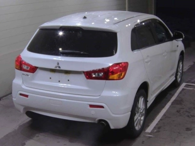 MITSUBISHI RVR