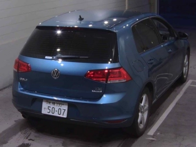 VOLKSWAGEN GOLF