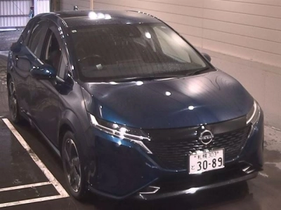NISSAN AURA