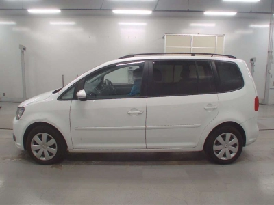 VOLKSWAGEN GOLF TOURAN