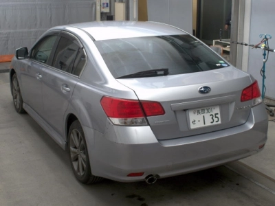 SUBARU LEGACY B4