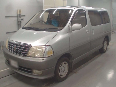 TOYOTA GRAND HIACE