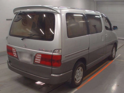 TOYOTA GRAND HIACE