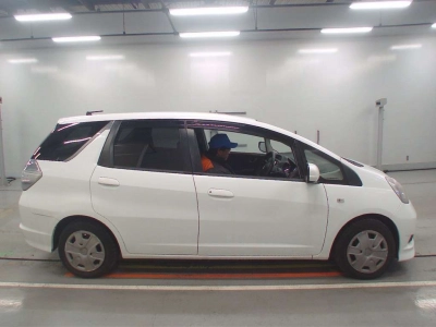 HONDA FIT SHUTTLE HYBRID