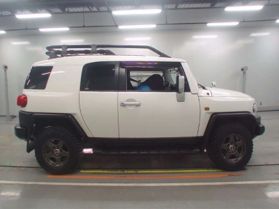 TOYOTA FJ CRUISER