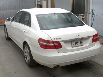 MERCEDES BENZ E CLASS