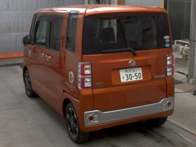 DAIHATSU WAKE