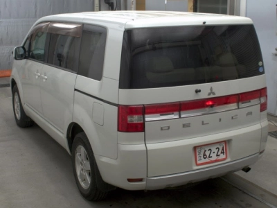 MITSUBISHI DELICA D:5