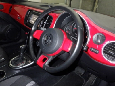 VOLKSWAGEN THE BEETLE