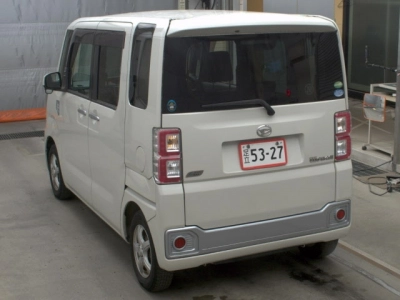 DAIHATSU WAKE