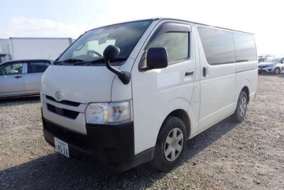 TOYOTA HIACE VAN