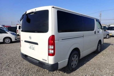 TOYOTA HIACE VAN