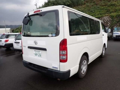 TOYOTA HIACE VAN