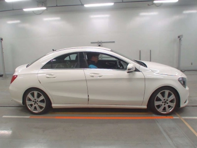 MERCEDES BENZ CLA