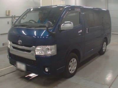 TOYOTA HIACE VAN