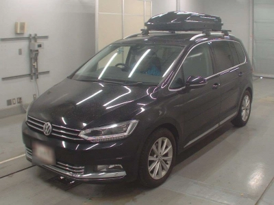 VOLKSWAGEN GOLF TOURAN