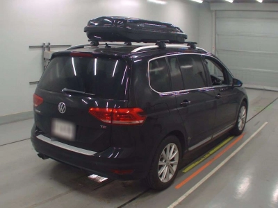 VOLKSWAGEN GOLF TOURAN